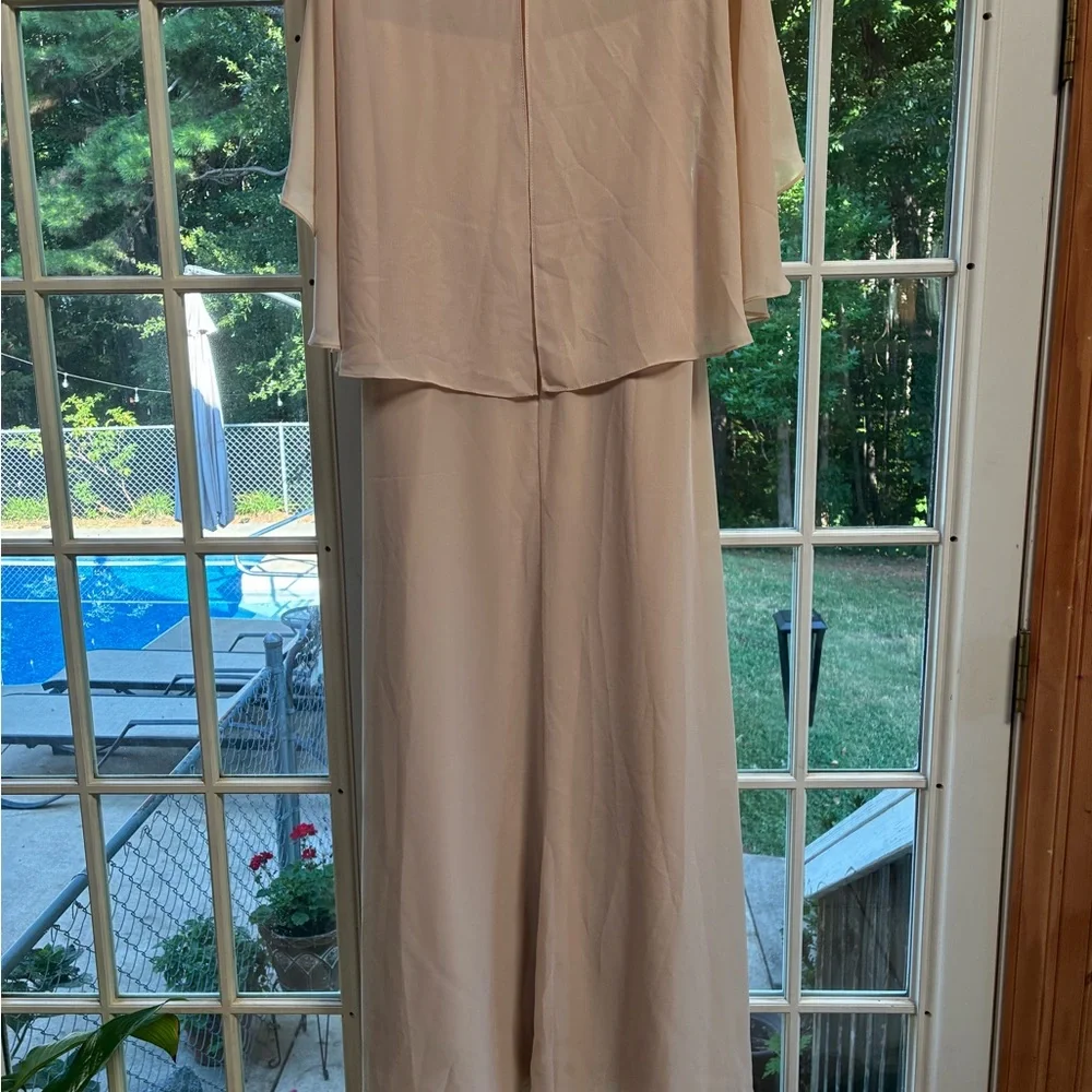 Chic Cream Wedding Dress with Elegant Draping JJ’s House - Picture 2 of 3